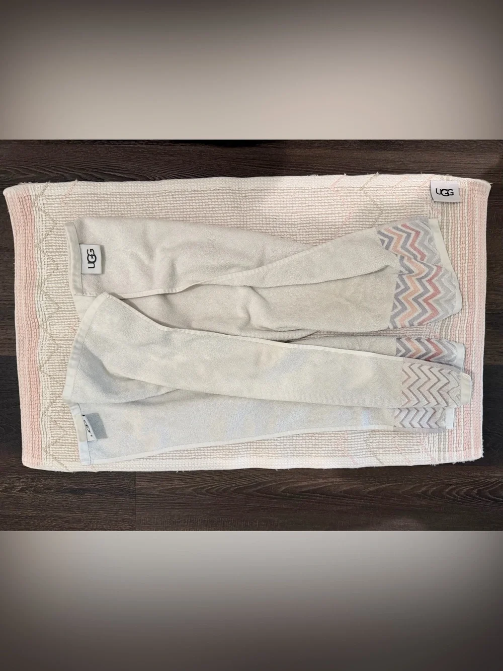 Ugg Hand Towels & Bath Mat
